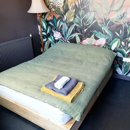 Canal View 1 Bed Apartment In Zone 1 Londra Exterior foto