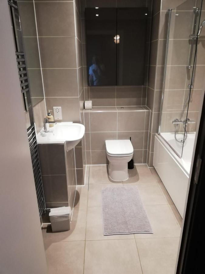 Canal View 1 Bed Apartment In Zone 1 Londra Exterior foto