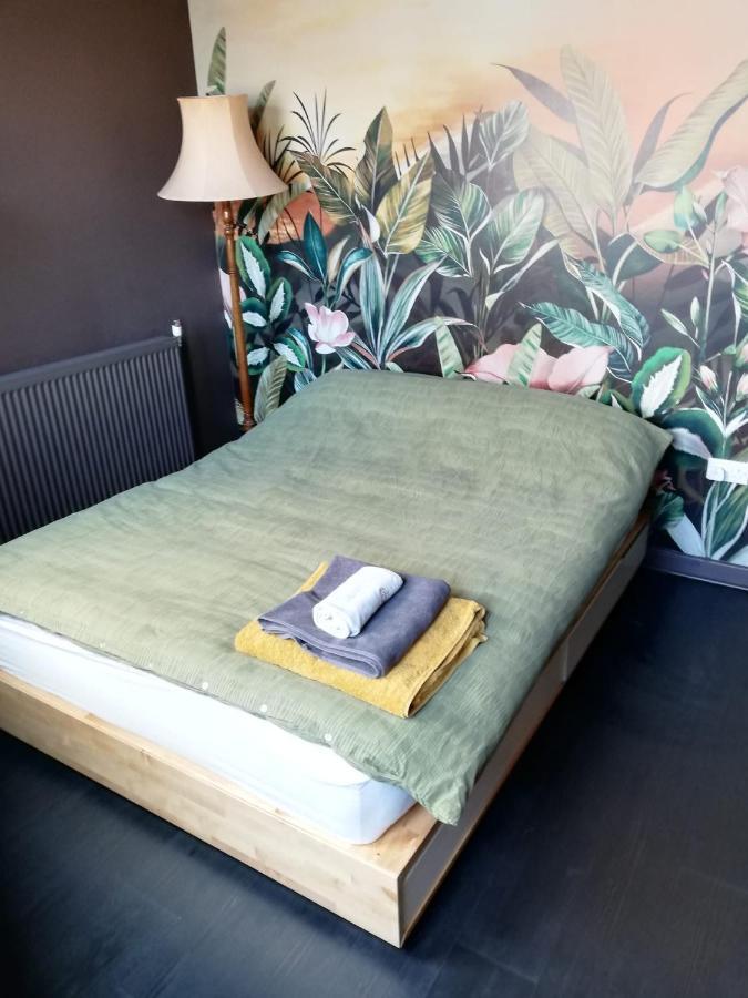 Canal View 1 Bed Apartment In Zone 1 Londra Exterior foto